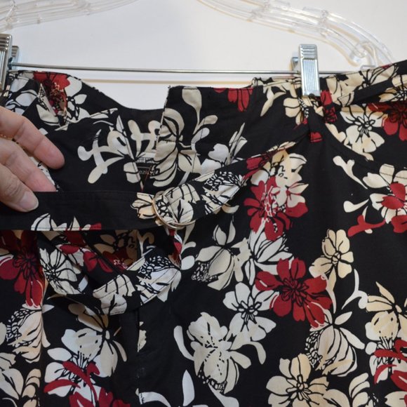 VENEZIA TM Floral Print Black-White-Red Capris Zip-Hook-Button Closure Belt 24 - Picture 7 of 7